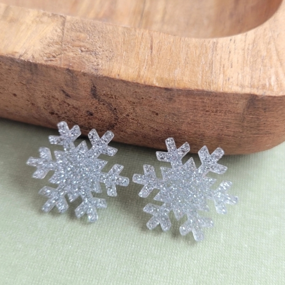 Snowflake earrings